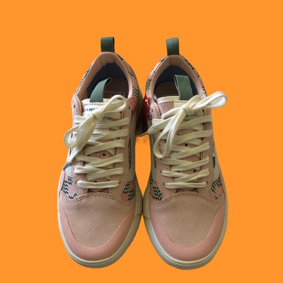 Vans women’s ultra range shoes - Picture 4 of 4